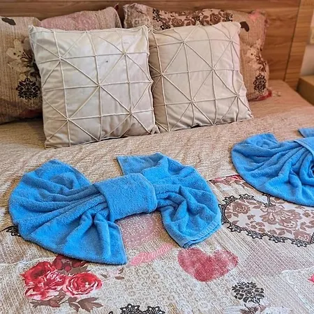 Beachfront Gem In Center Apartament Varna
